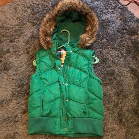 Vest - Picture 1 of 4